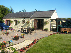 About Y Stabl Cottage